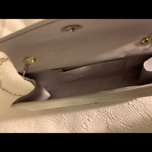 Mother of the Groom - Picture 3 of 4